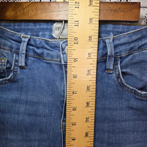 Free People Raw Hem Skinny/Straight Jeans 61502-16515125 sz 30 - Picture 11 of 13